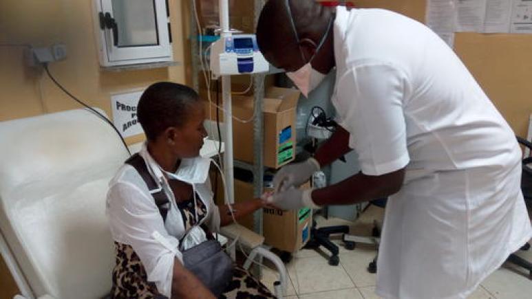 Traitement par chimiothérapie au Centro de Referencia de Alto-Maé à Maputo au Mozambique