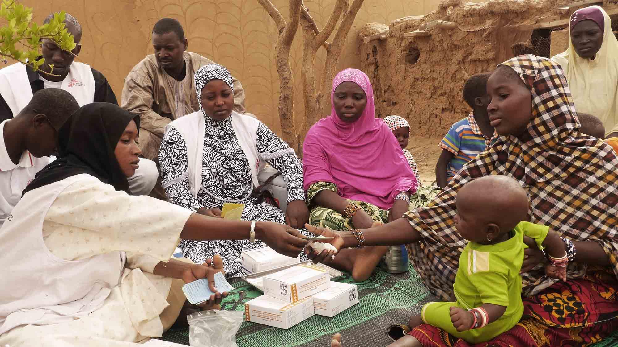 Distribution de la chimioprévention du paludisme saisonnier dans le village malien